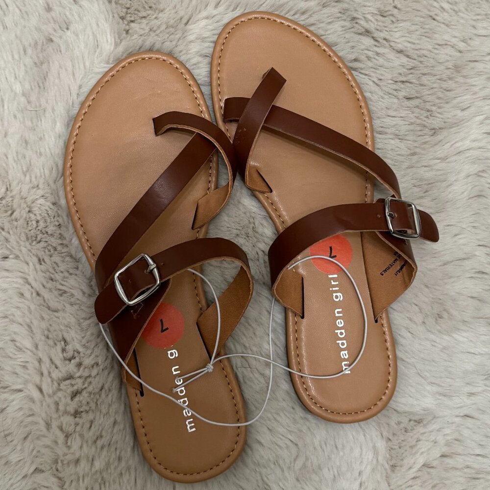 NWT Women's Toe-Loop Strappy Sandals - Brown - Size 7